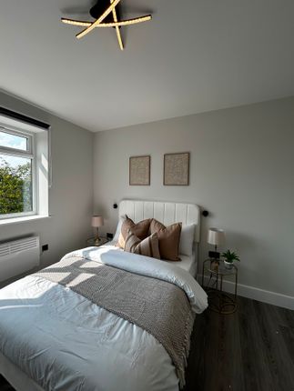 22, Serbin Close, London photo 4