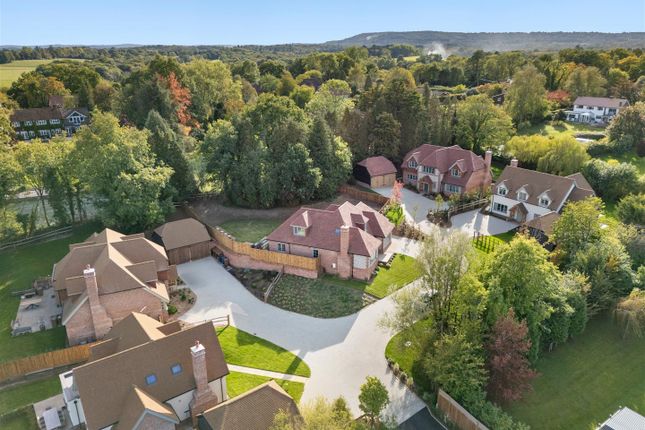 Farndon Close Chiddingfold