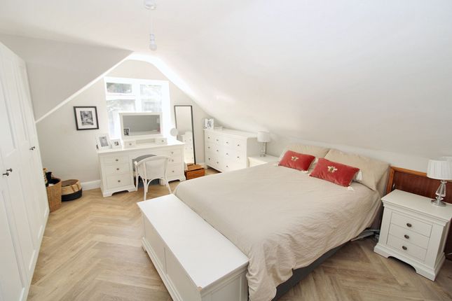 16 Brimmers Hill, High Wycombe photo 4