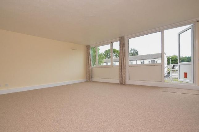 3 Charles House, Ward Royal, Windsor photo 2