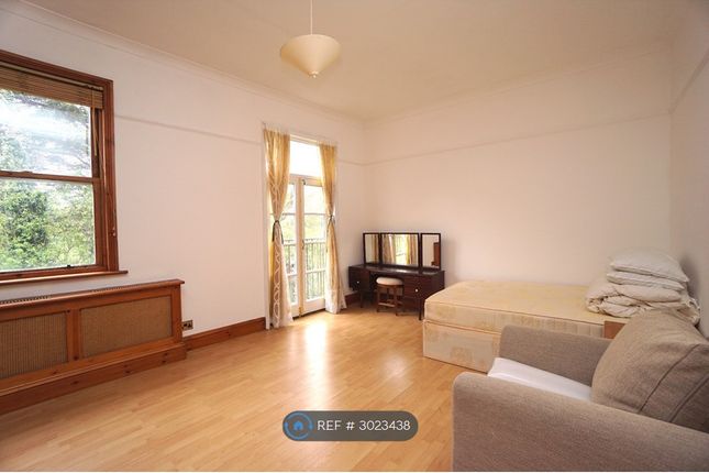 Wray Crescent, London photo 3