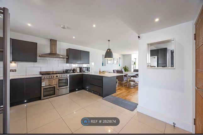 Southcliffe Lodge, Marine Drive, Saltdean, Brighton photo 5