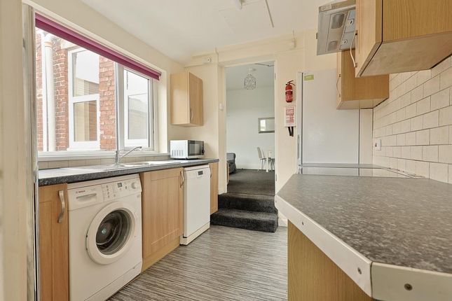 284, Simonside Terrace, Newcastle Upon Tyne photo 2