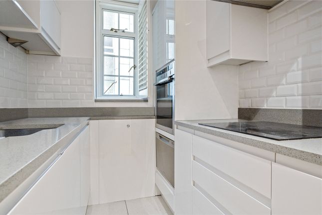 Flat 10, Queen Court,, Queen Square, London photo 4