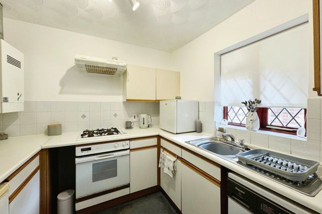 7, Clos Pengelli, Swansea photo 4