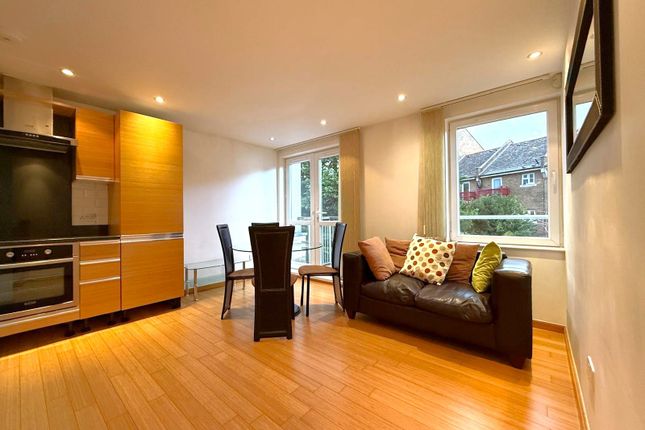 6, Helion Court, London photo 2