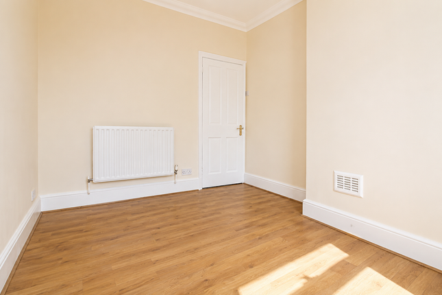 20, Holly Road, Enfield photo 5