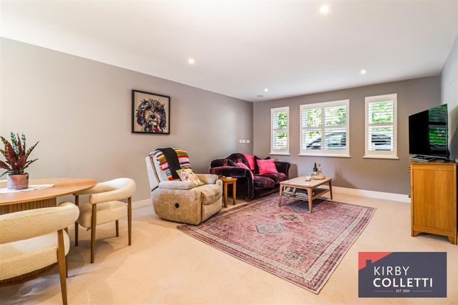 The Laurels, Woodlands Drive, Hoddesdon photo 4