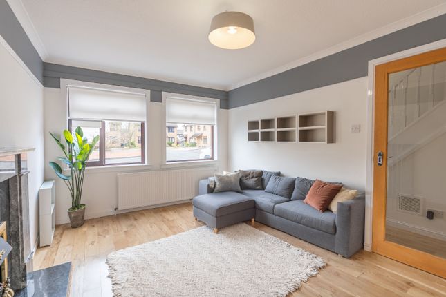 12 Gilmour Place, Bellshill photo 2