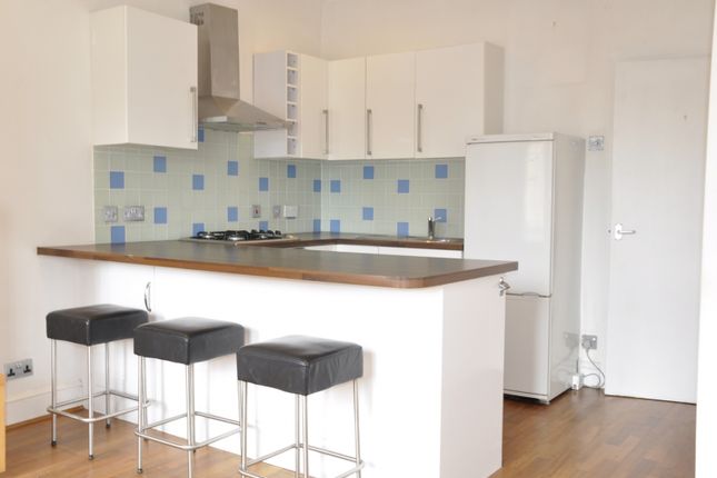 Flat to rent in Norman Road, London