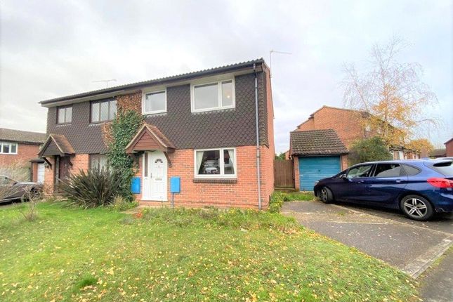 Thumbnail Semi-detached house to rent in Tamar Way, Wokingham, Berkshire