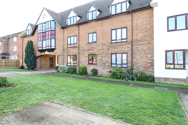 Thumbnail Flat to rent in Bidwell Close, Letchworth Garden City