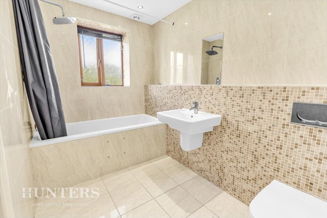 3 Rebecca Court, Harbour Lane, Milnrow photo 3