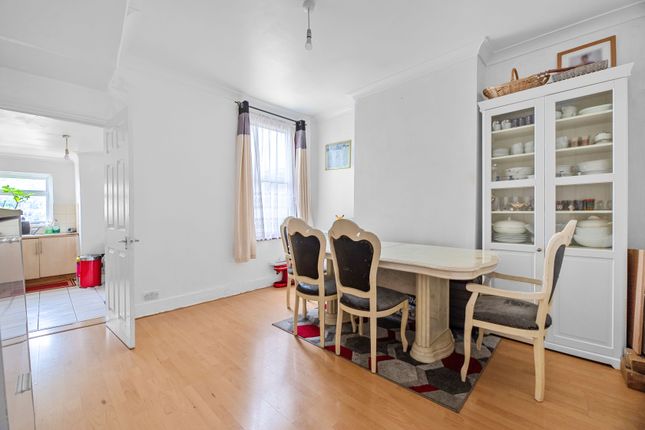 18, Mortlake Road, Ilford photo 4
