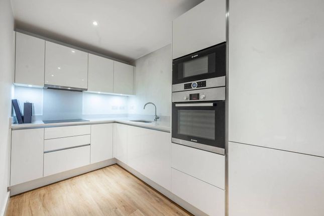 Thumbnail Flat to rent in Monarch Court, Stanmore