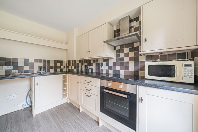 Flat 6,, Waterford Court, Cheltenham photo 4
