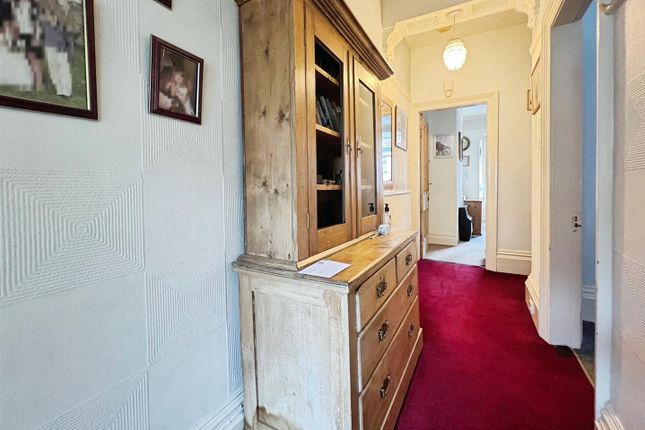 6, Gordon Terrace, Bradford photo 2