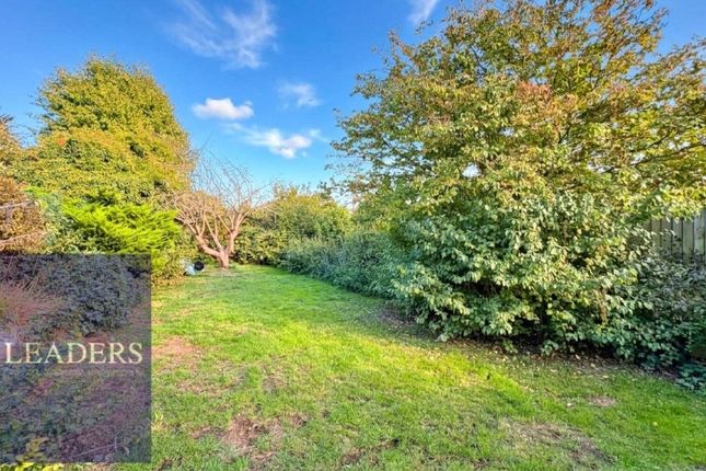 18, Hilton Way, Halstead photo 2