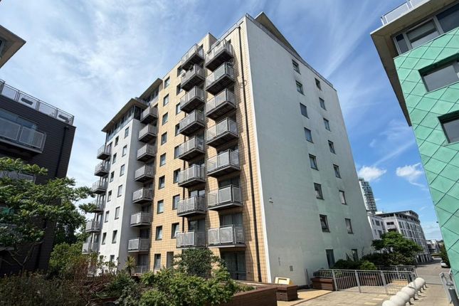 2-bed flat on Flat 107 Colorado Building, Deals Gateway, Lewisham, London, SE13 7RD, £250,000