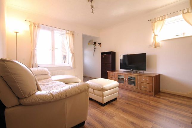 Thumbnail Property to rent in Mayfield Gardens, London