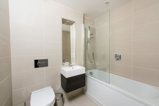 Flat to rent in Sotherby Court, 43 Sewardstone Road