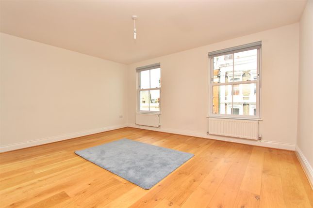 Thumbnail Flat to rent in Stoke Newington High Street, London