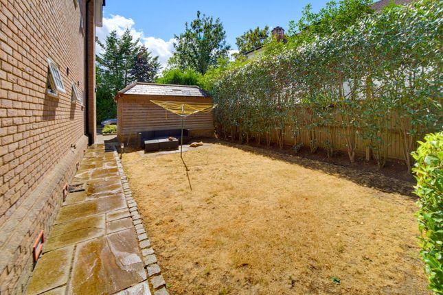 Birchwood Court,Flat 2, Birchwood Drive, West Byfleet photo 4