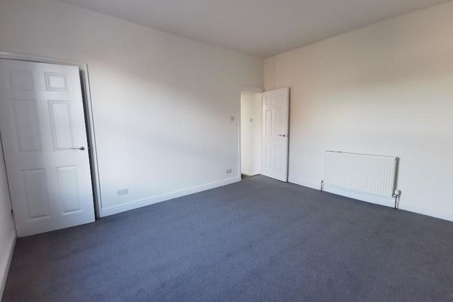 Thumbnail Flat to rent in Royston Avenue, Doncaster, Bentley