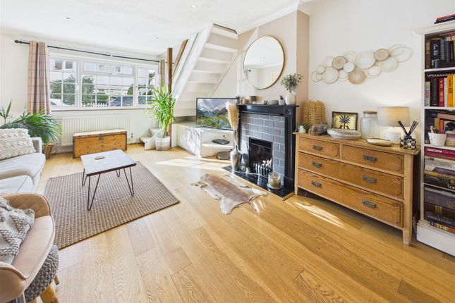 Primrose Road, Walton-On-Thames photo 2
