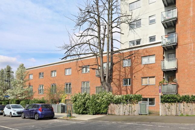 Flat for sale in Brockley Way, London