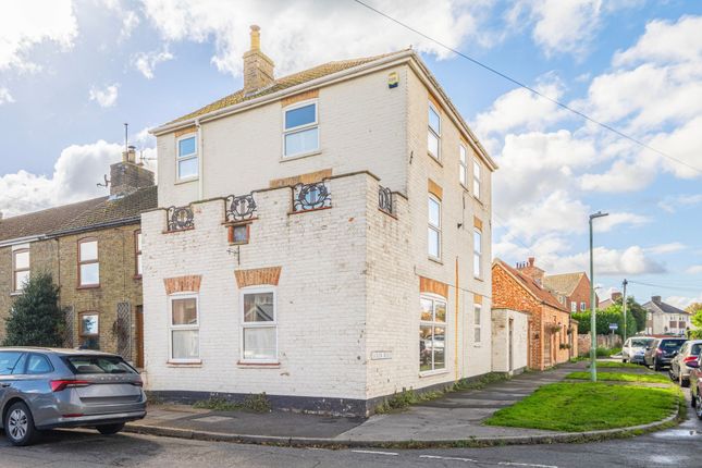 4-bed terraced on 44 Florence Road, Lowestoft, £350,000