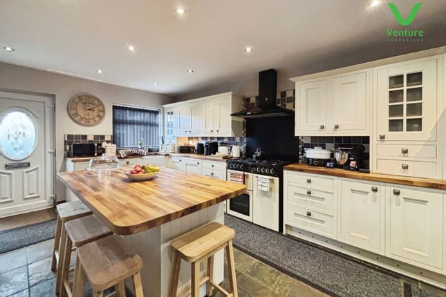 3, Hawes Crescent, Crook photo 2