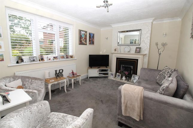 14, Norman Court, Little Heath, Potters Bar photo 3