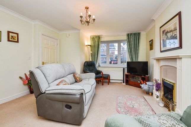 5, Goldfinch Close, Morecambe photo 2