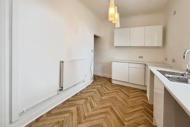 16, Stafford Street, Bradford photo 4