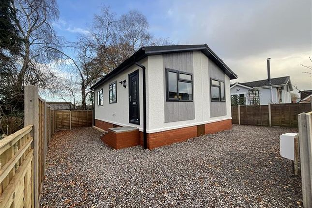 2-bed caravan on Durford Road, Petersfield, £179,950