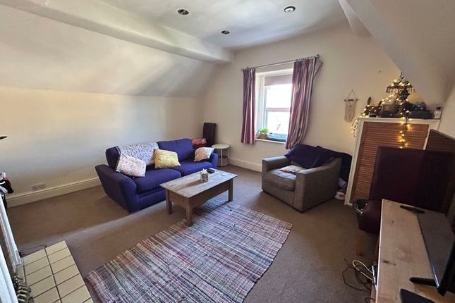 Flat 4, 25, Woodland Road West, Colwyn Bay photo 3