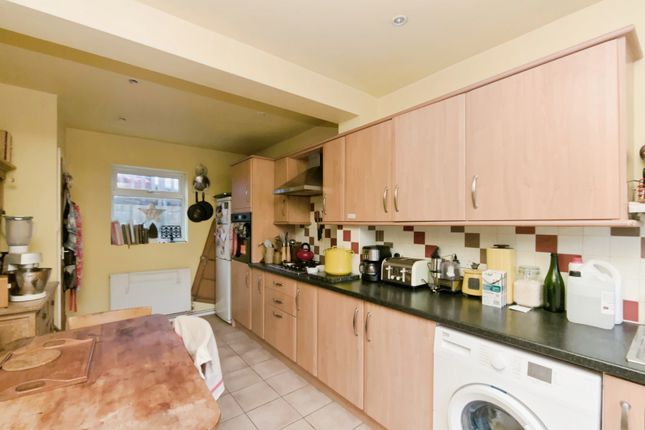 Waverley Crescent, East Sussex photo 2