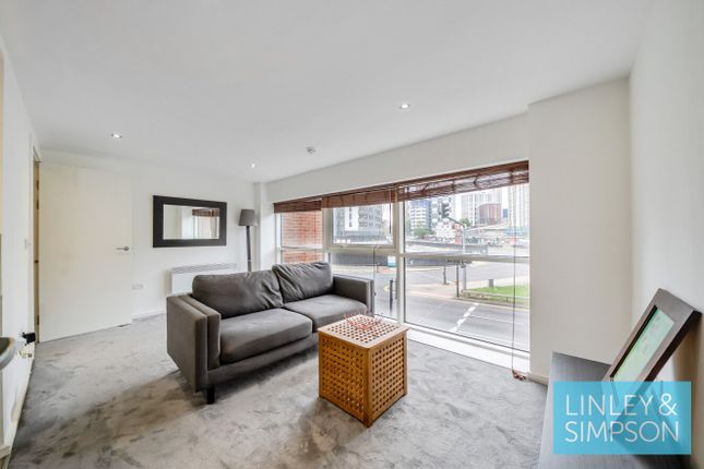 1-bed flat on 102, TRINITY ONE, EAST STREET, LEEDS, £80,000