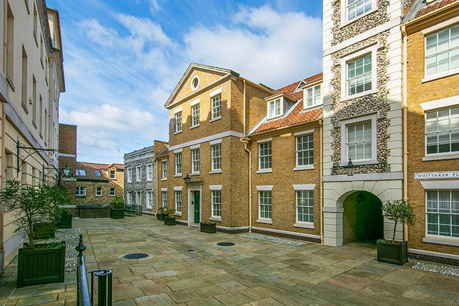 Studio flat on 7 Water Lane House, Water Lane, Richmond, £425,000