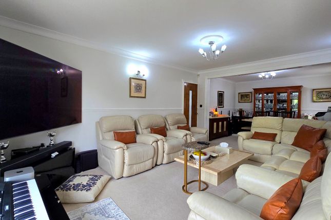 5 Hazel Walk, Bradford photo 2