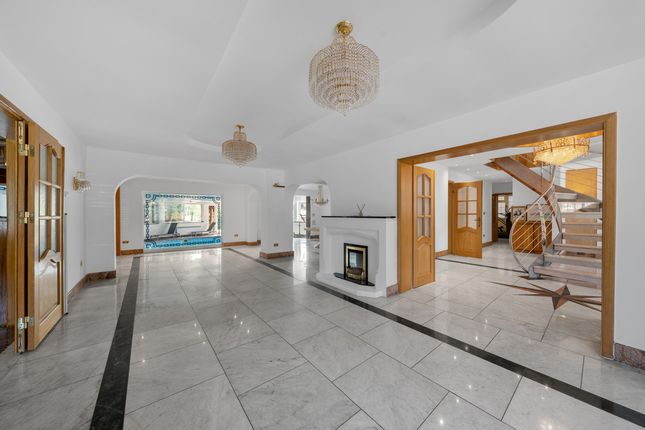 2, Weymouth Avenue, Mill Hill photo 4