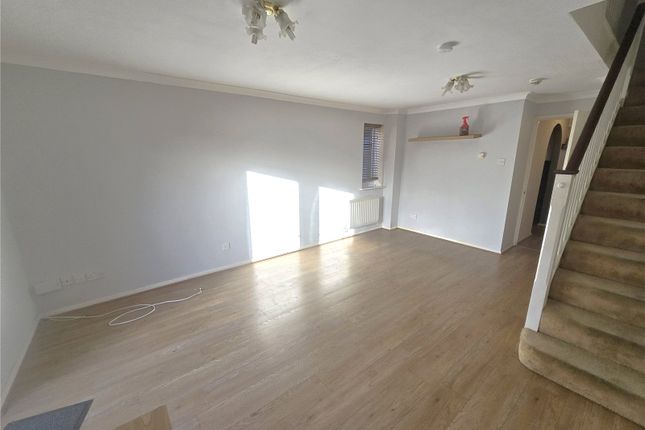 14, Binstead Close, Middlesex photo 2