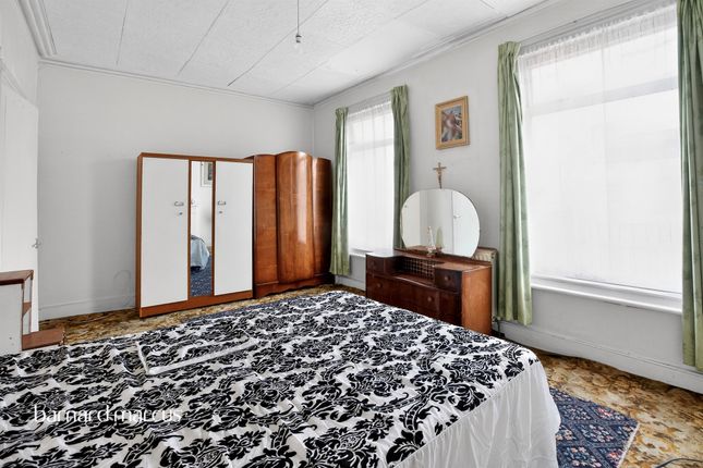 23, Newlyn Road, London photo 4