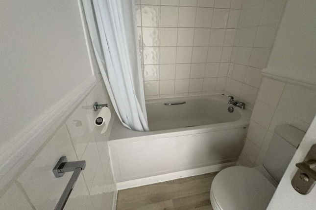 Flat 38, Watford photo 5