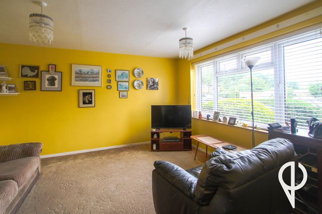 73, Trenchard Road, Holyport photo 2