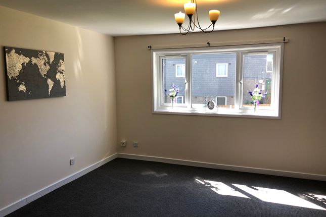 13, Great Holme Court, Northampton photo 3