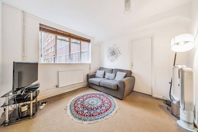 Flat for sale in Upper Richmond Road, Putney, London