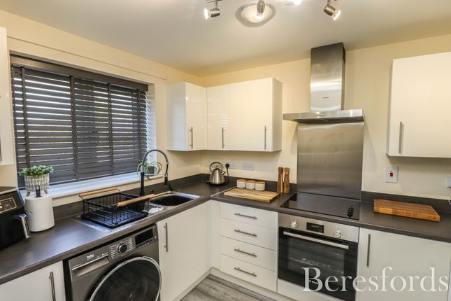 72, Orchard Way, Chelmsford photo 2