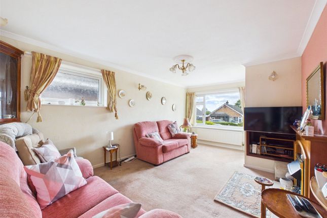 12, Alder Close, Worcestershire photo 3